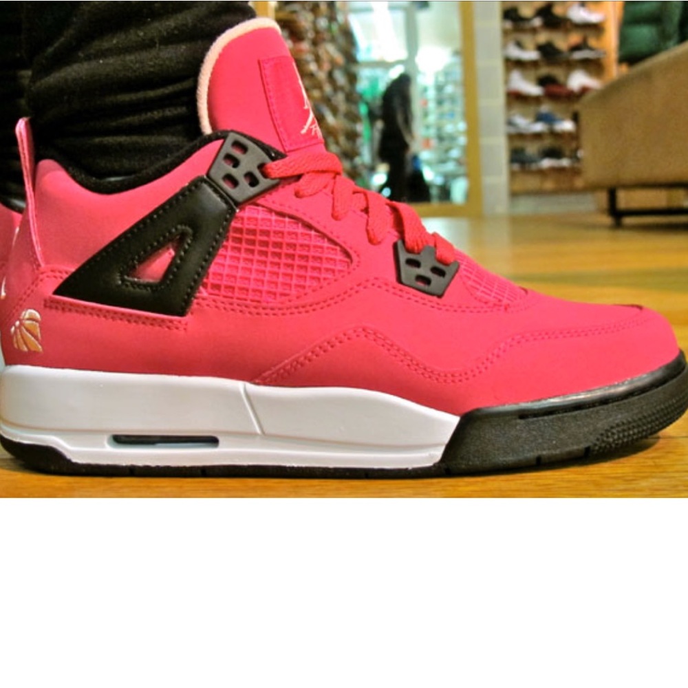 Jordan 4s - Picture 3 of 7